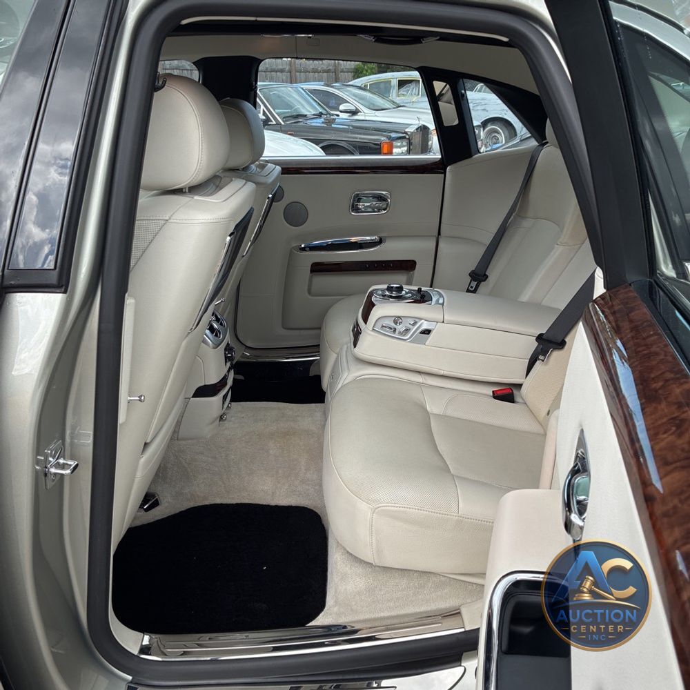 2012 Rolls Royce Ghost Base