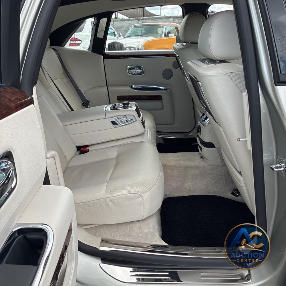 2012 Rolls Royce Ghost Base