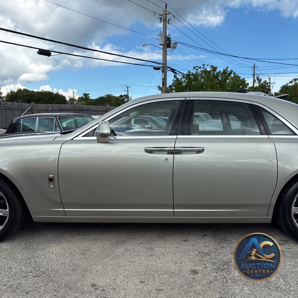 2012 Rolls Royce Ghost Base