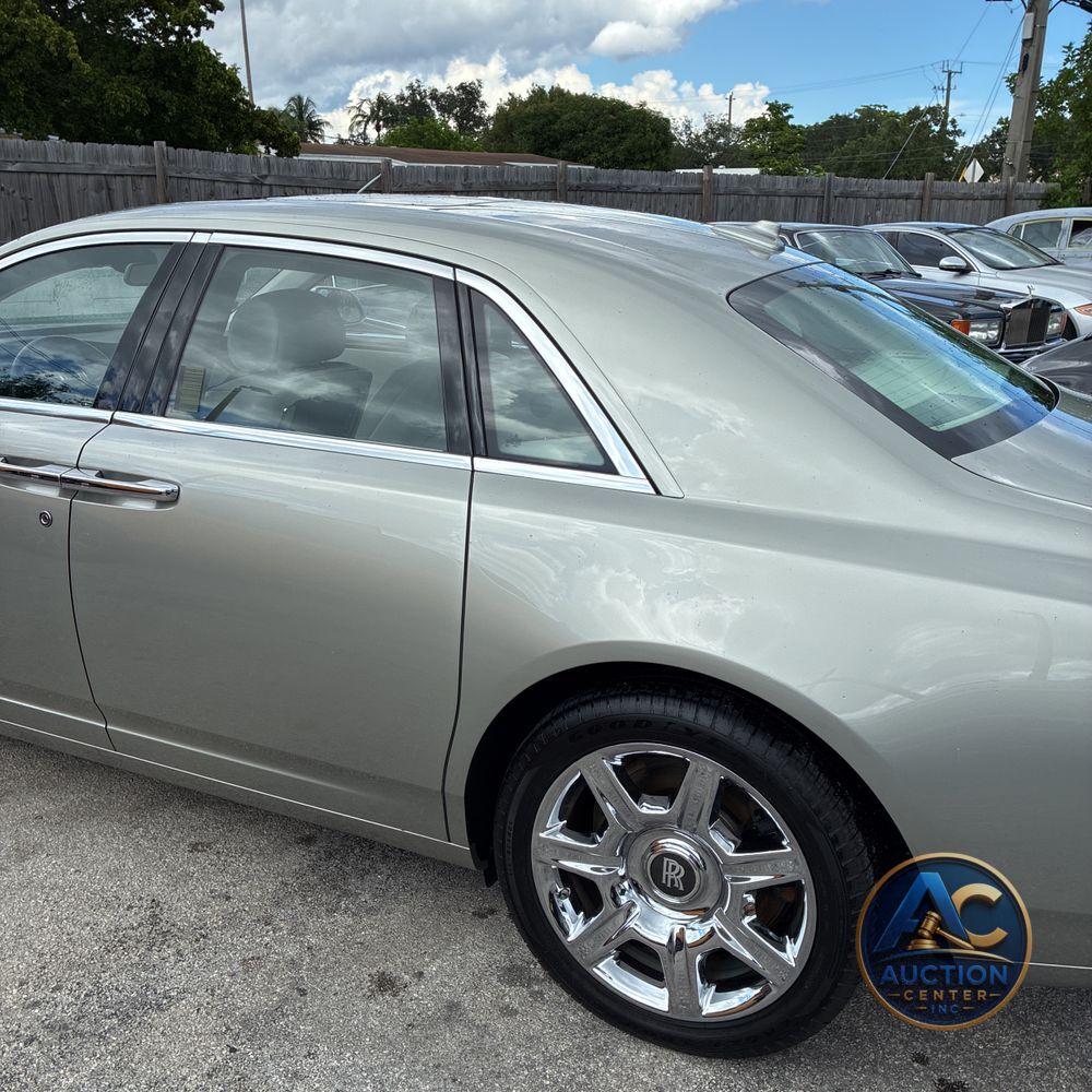 2012 Rolls Royce Ghost Base