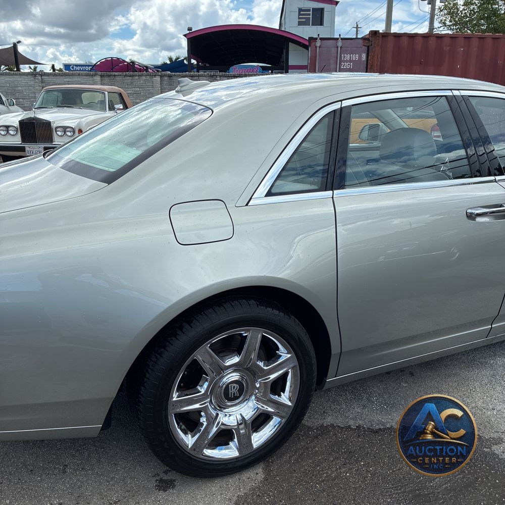 2012 Rolls Royce Ghost Base