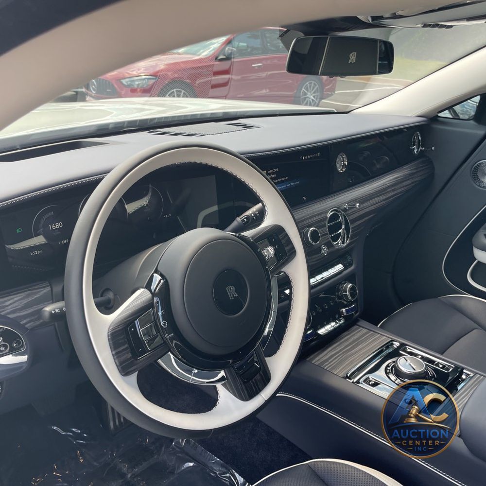 2024 Rolls-Royce Spectre Base