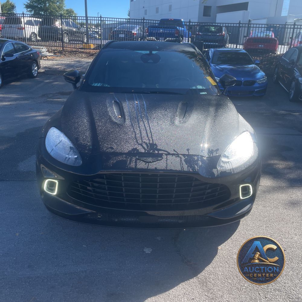 2021 Aston Martin DBX
