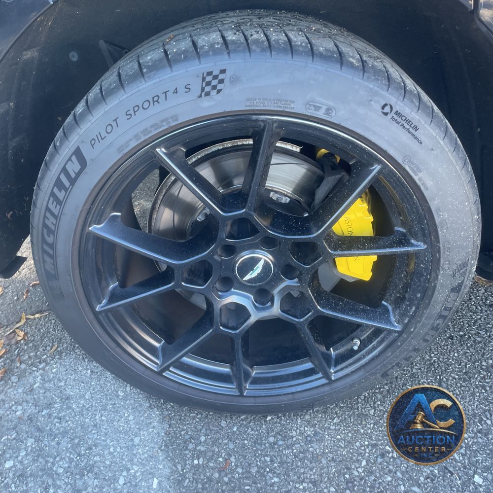 2021 Aston Martin DBX