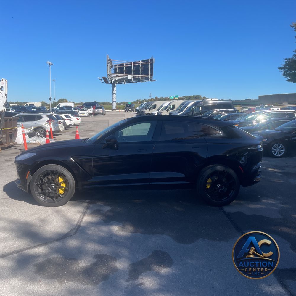2021 Aston Martin DBX
