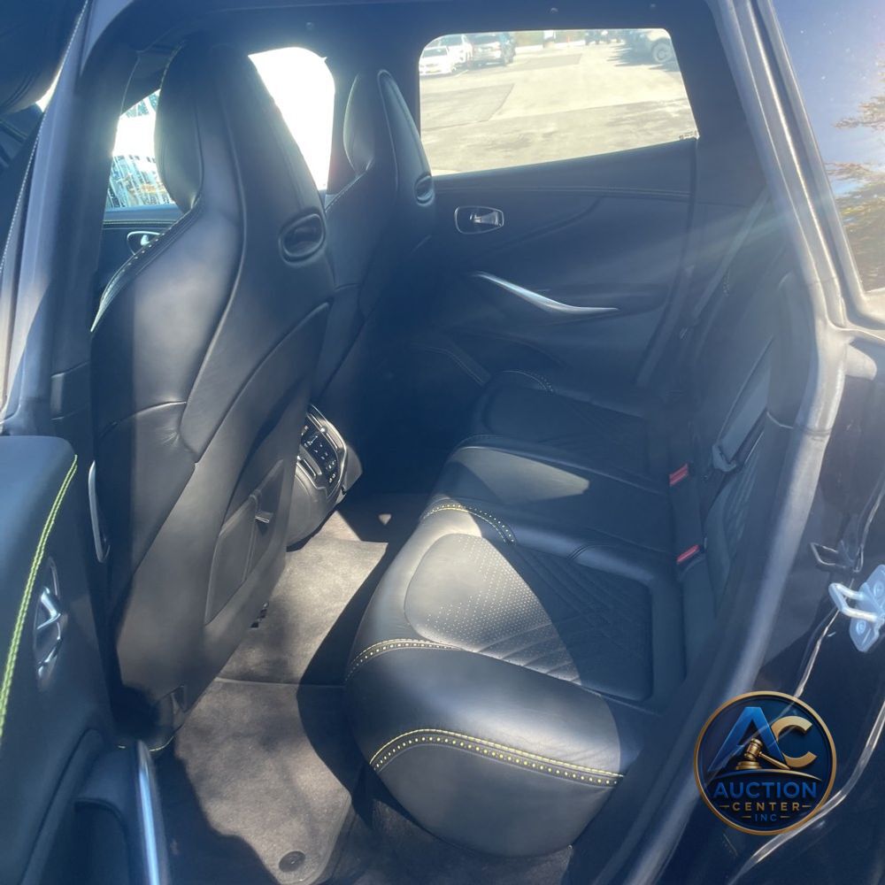 2021 Aston Martin DBX