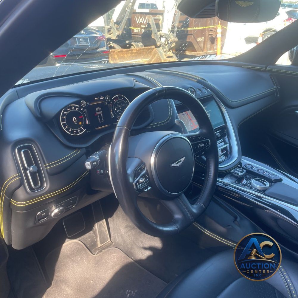 2021 Aston Martin DBX
