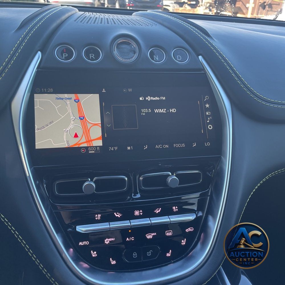 2021 Aston Martin DBX