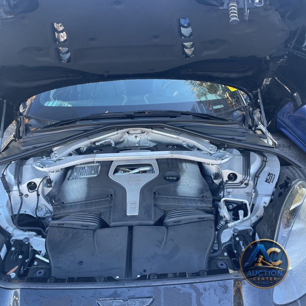 2021 Aston Martin DBX