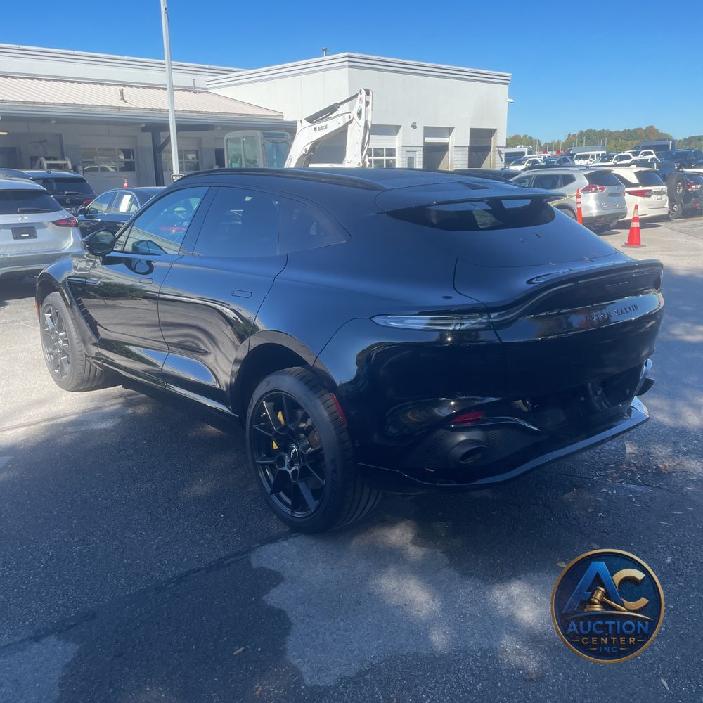 2021 Aston Martin DBX