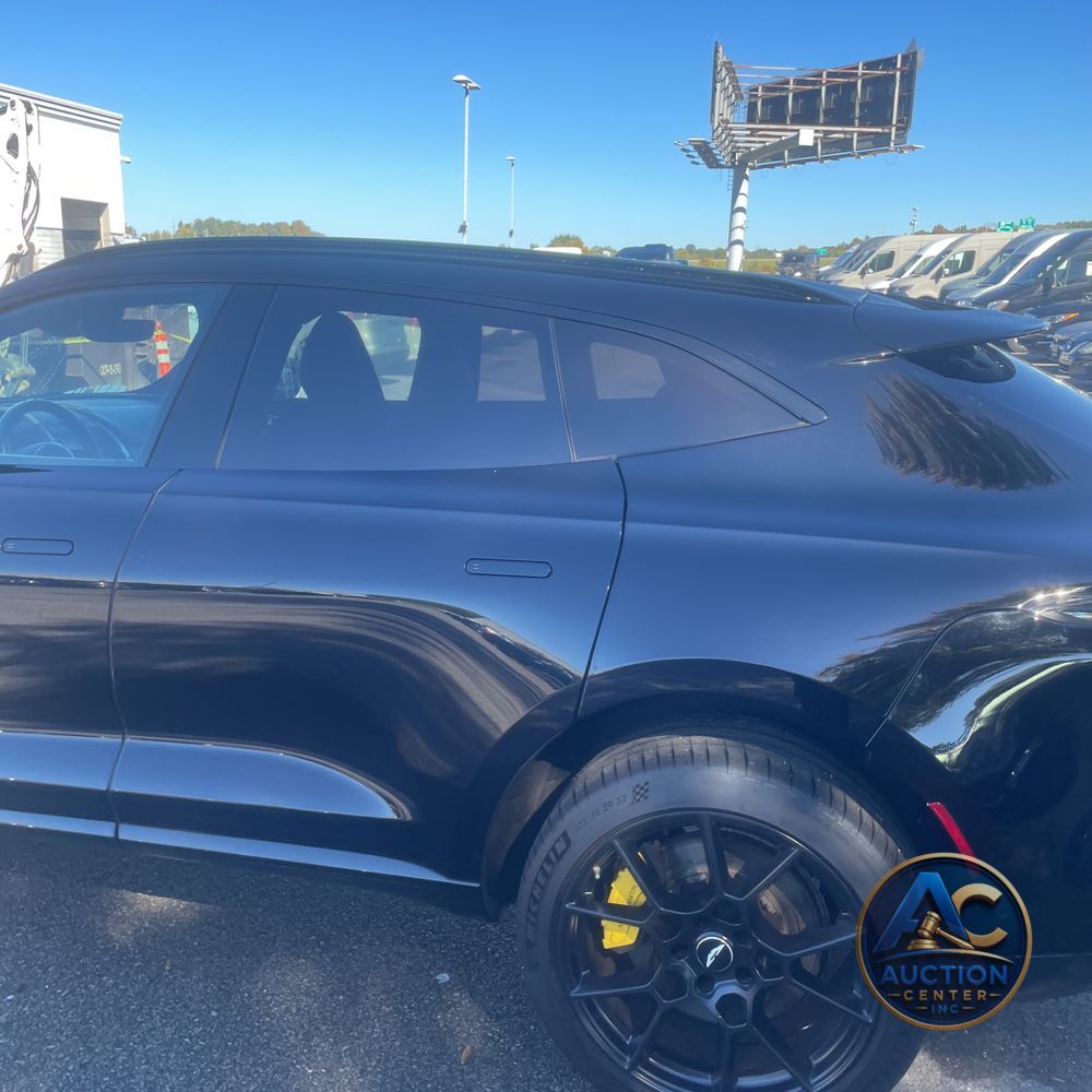 2021 Aston Martin DBX