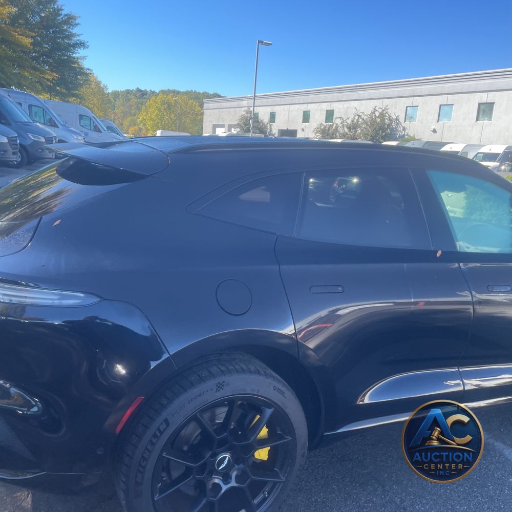 2021 Aston Martin DBX