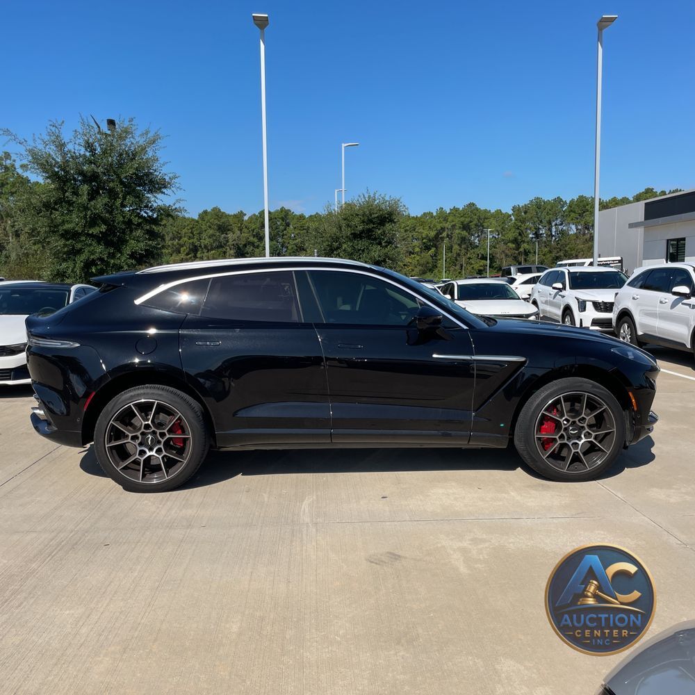 2021 Aston Martin DBX