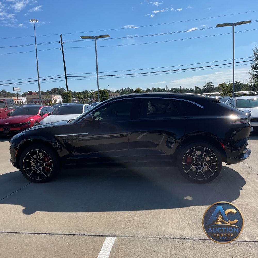 2021 Aston Martin DBX