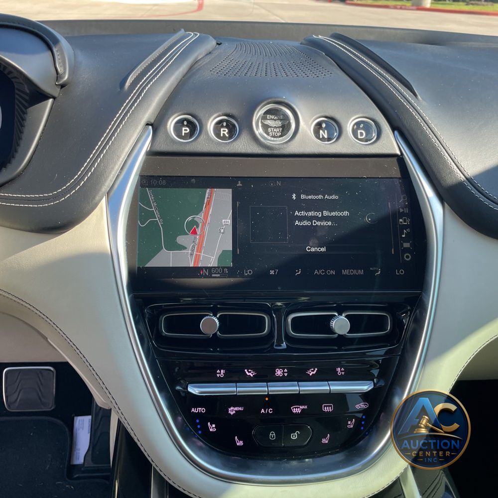 2021 Aston Martin DBX
