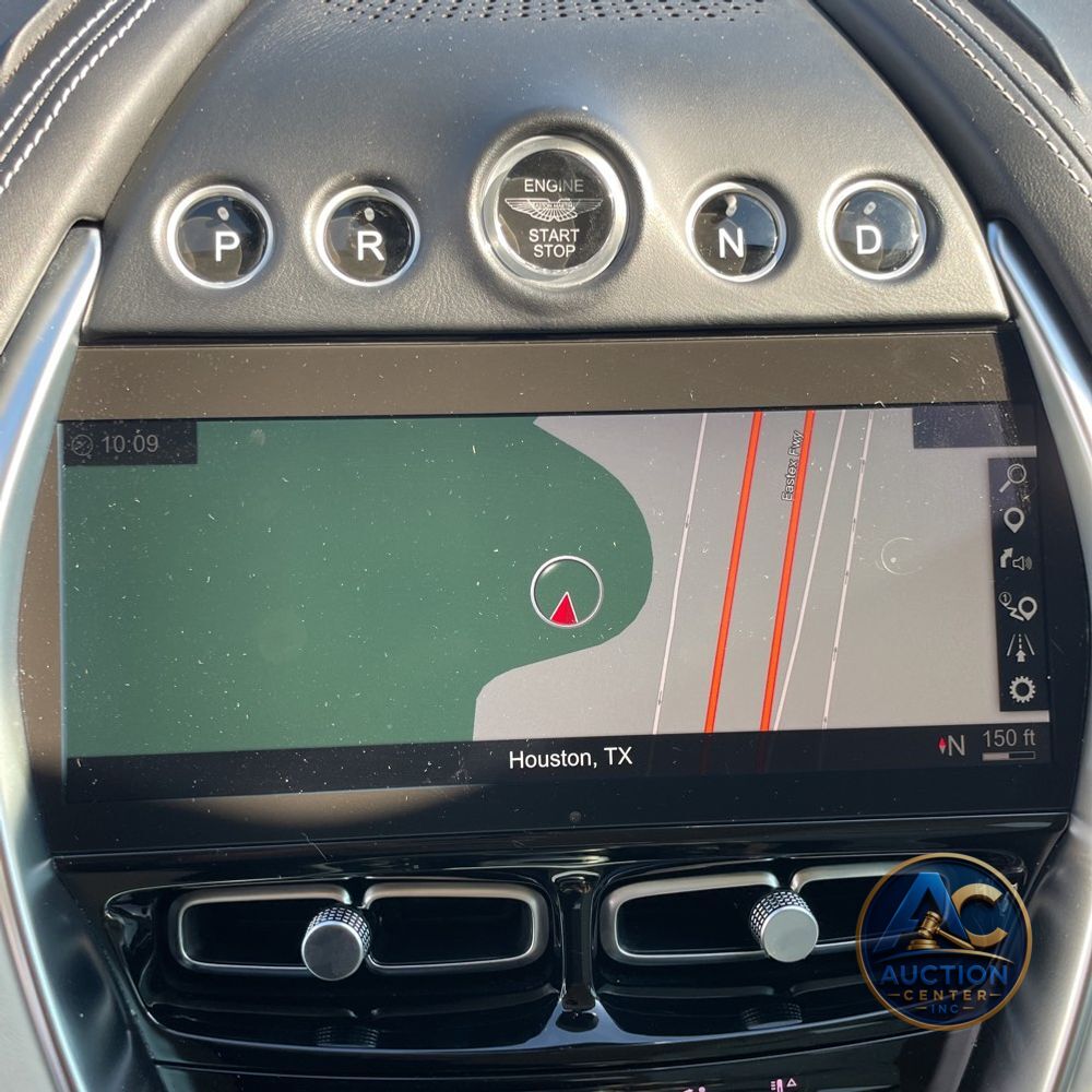 2021 Aston Martin DBX