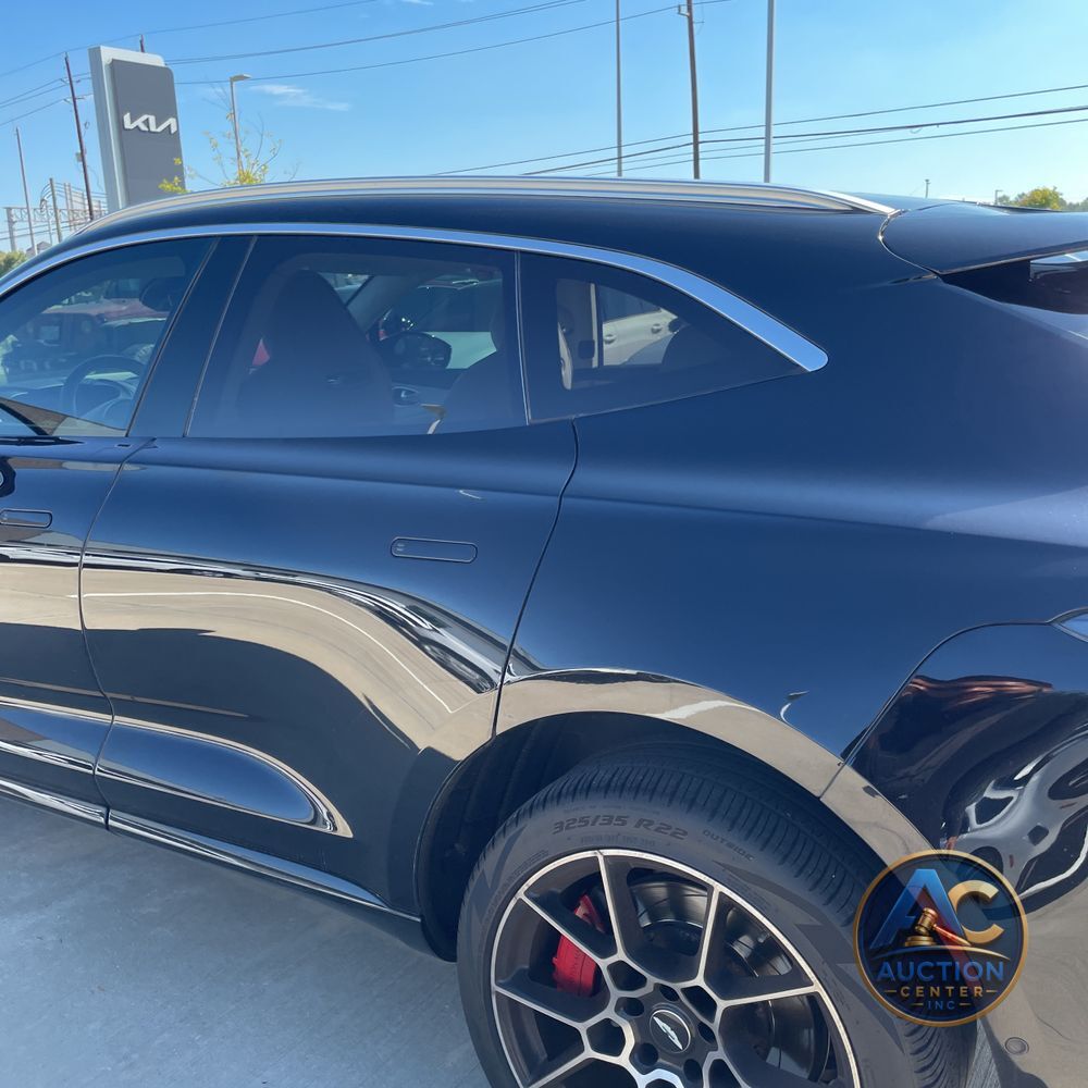 2021 Aston Martin DBX