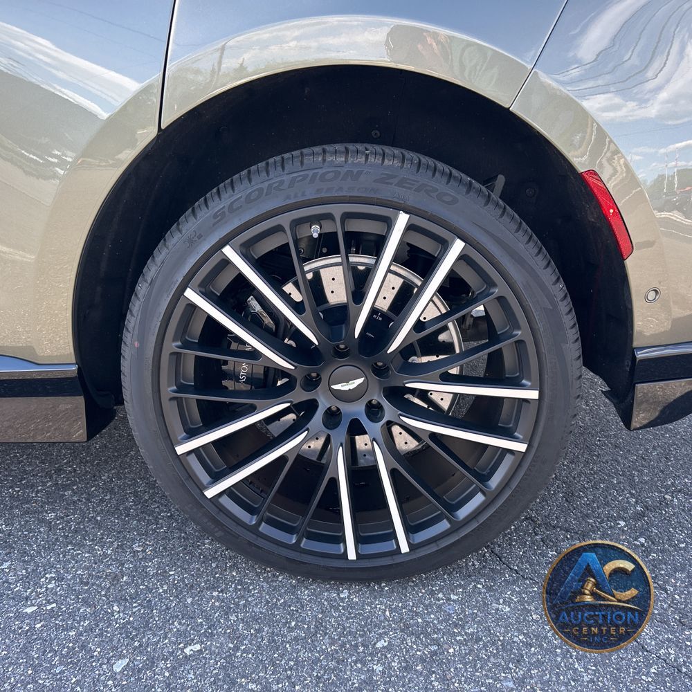 2024 Aston Martin DBX 707