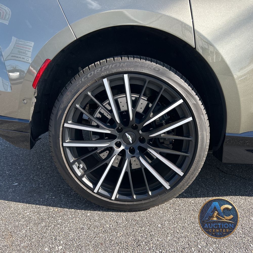 2024 Aston Martin DBX 707