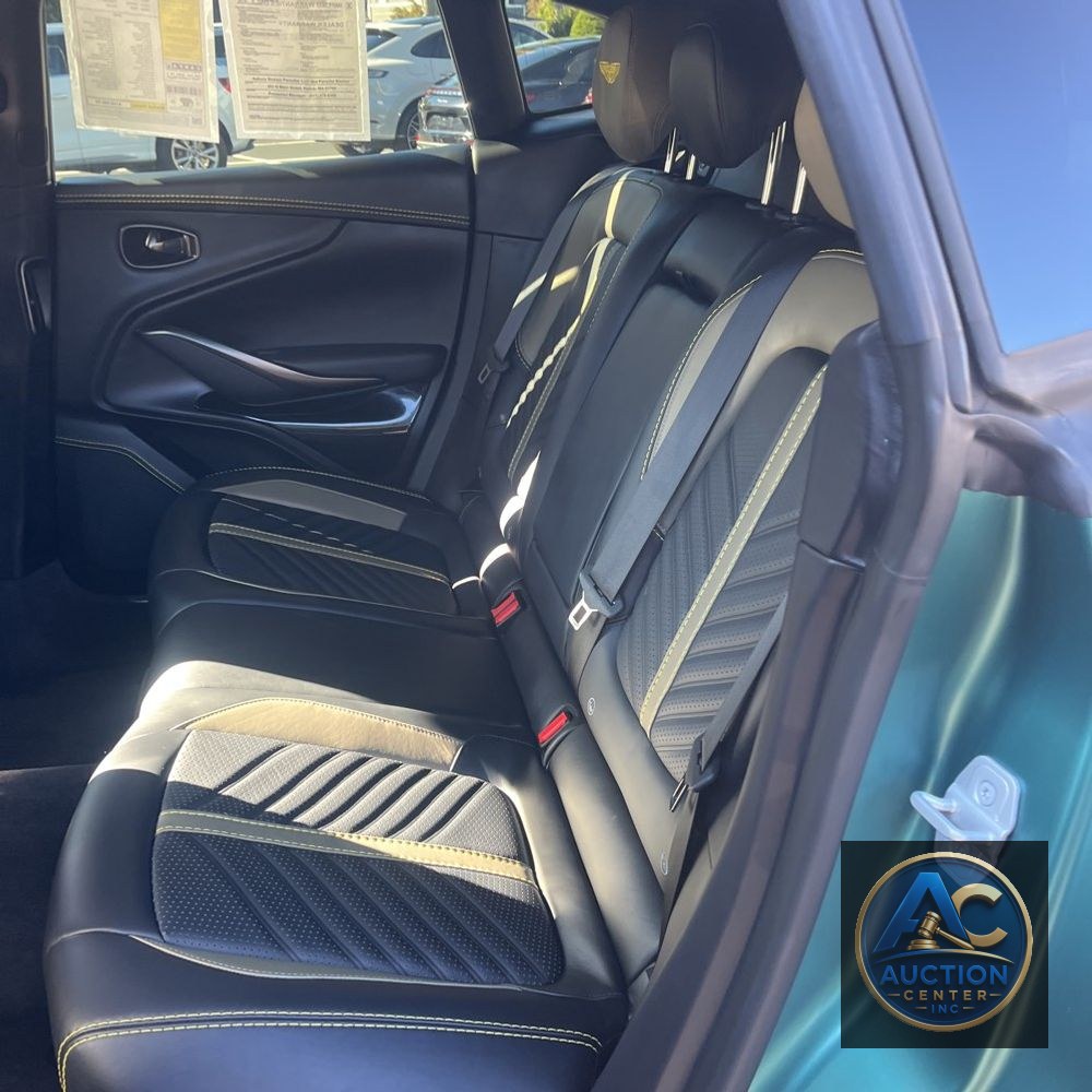 2023 Aston Martin DBX 707