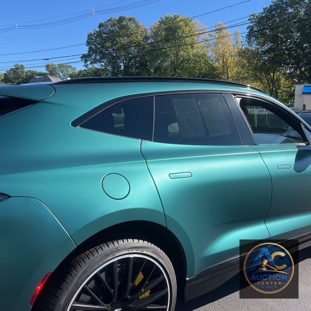 2023 Aston Martin DBX 707