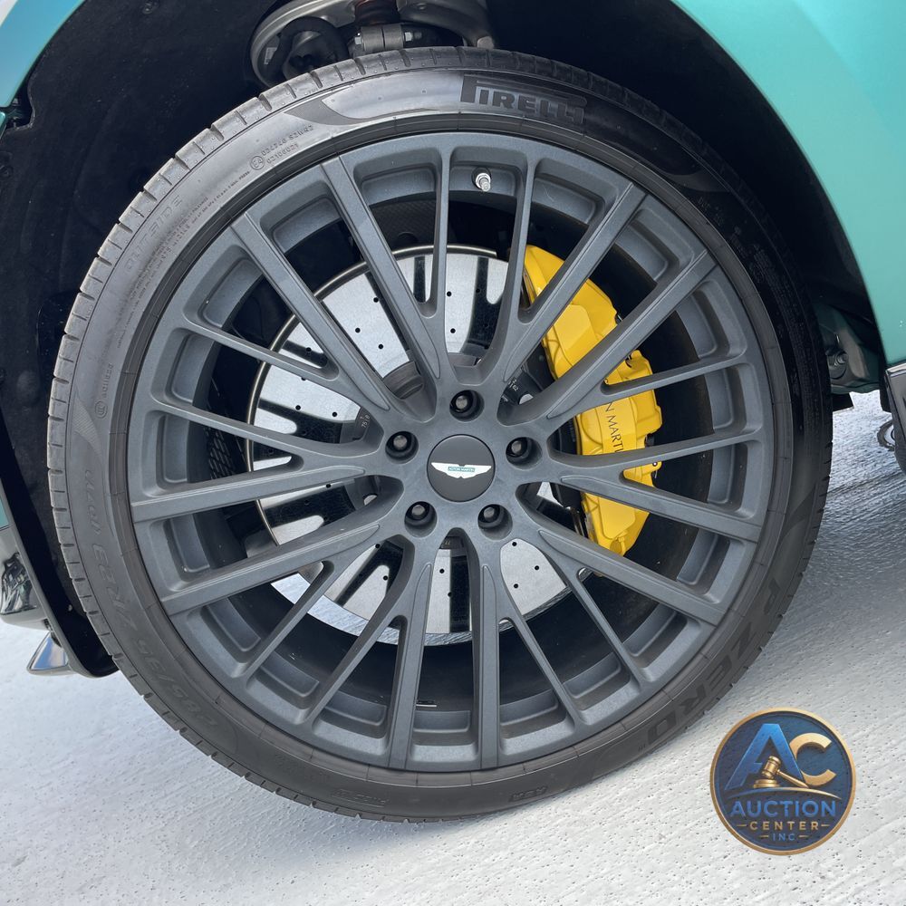 2025 Aston Martin DBX 707