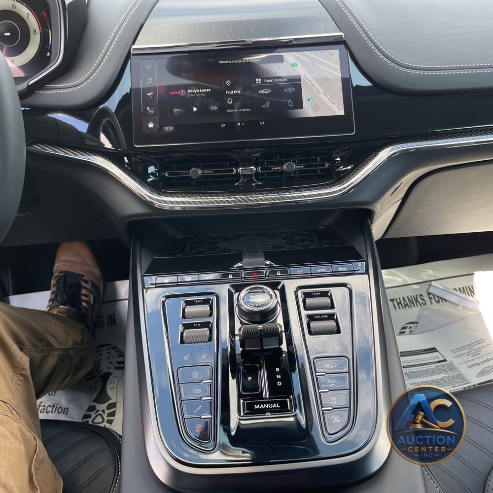 2025 Aston Martin DBX 707