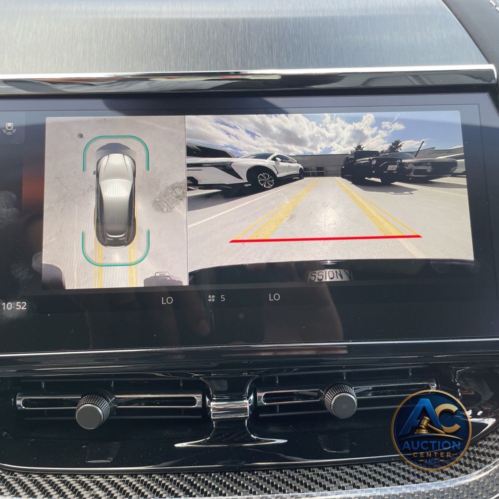 2025 Aston Martin DBX 707