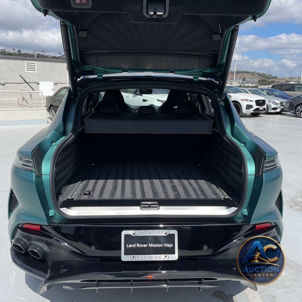 2025 Aston Martin DBX 707