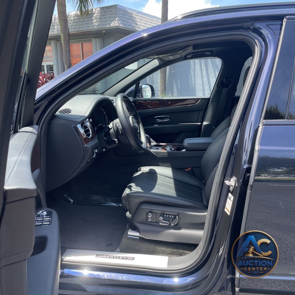 2022 Bentley Bentayga V8