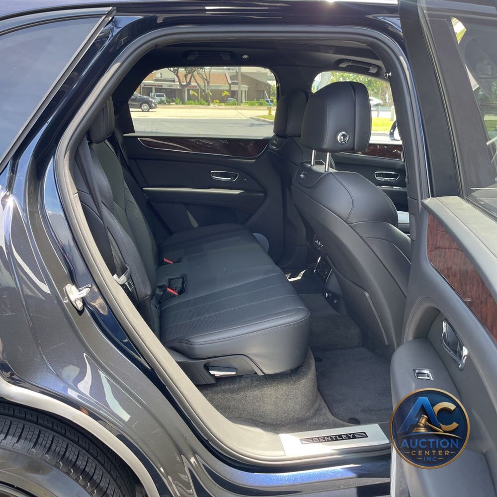 2022 Bentley Bentayga V8
