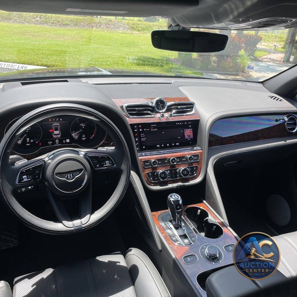 2022 Bentley Bentayga V8