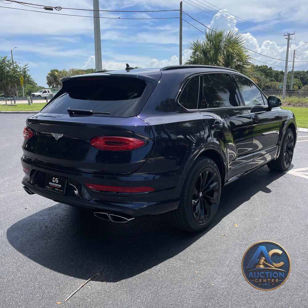 2022 Bentley Bentayga V8