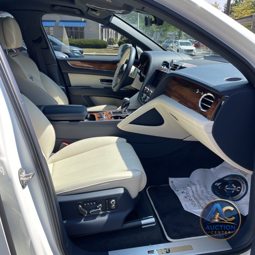 2021 Bentley Bentayga V8