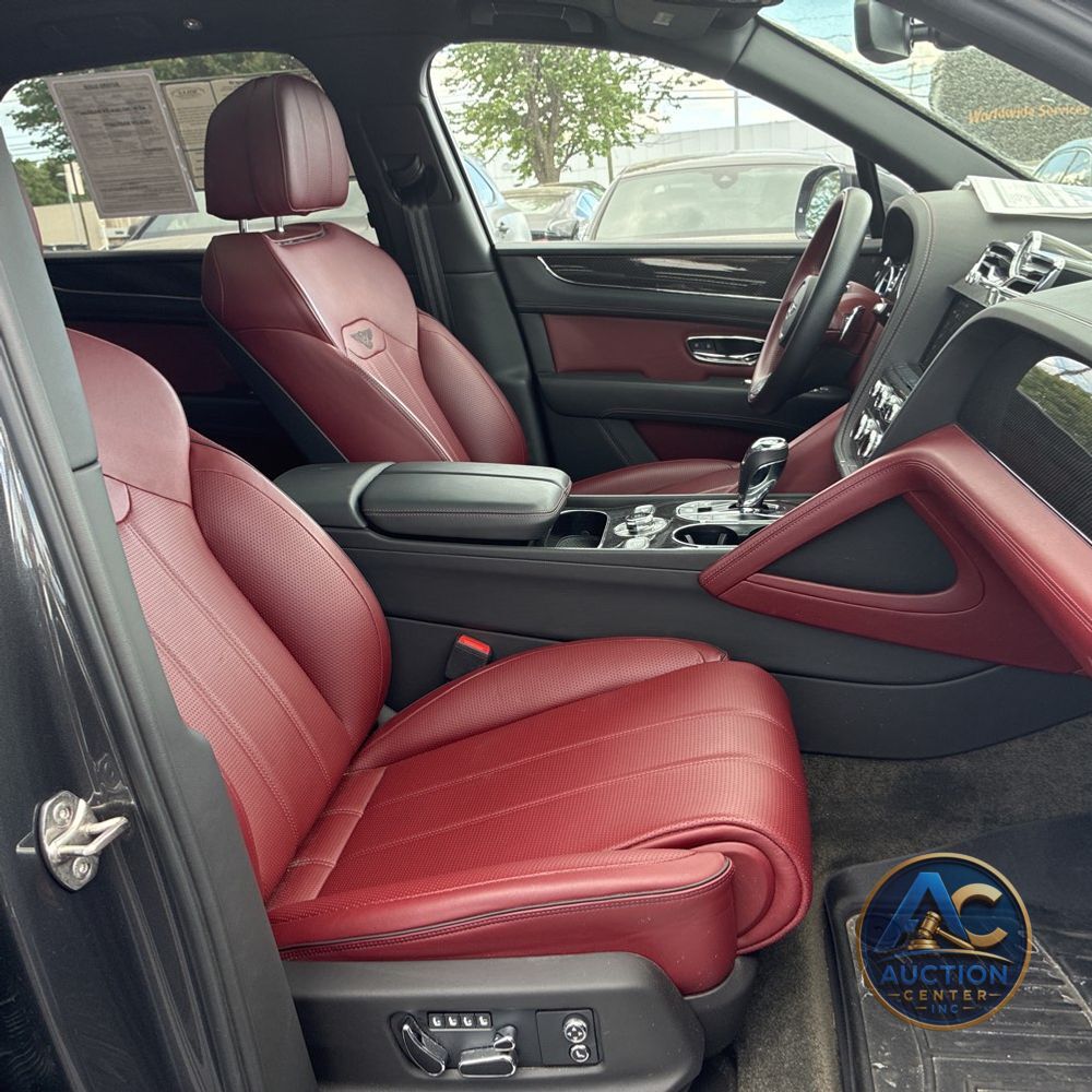 2022 Bentley Bentayga V8