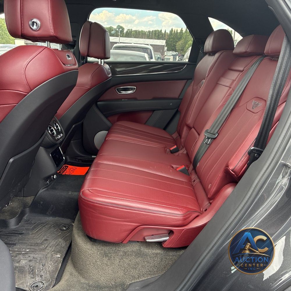 2022 Bentley Bentayga V8