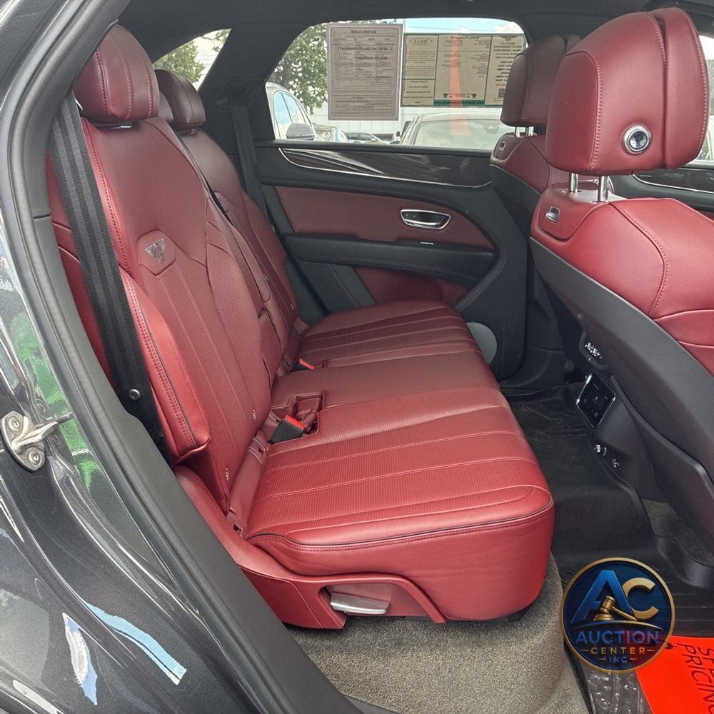 2022 Bentley Bentayga V8