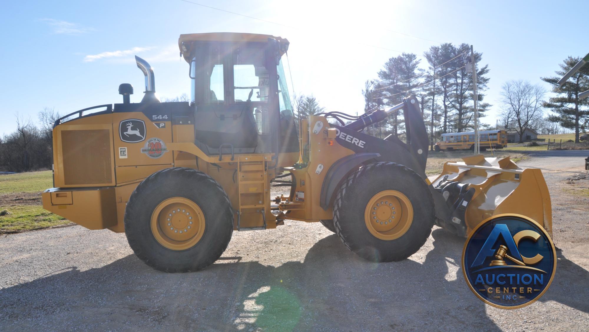 2022 John Deere 544 P-Tier Wheel Loader