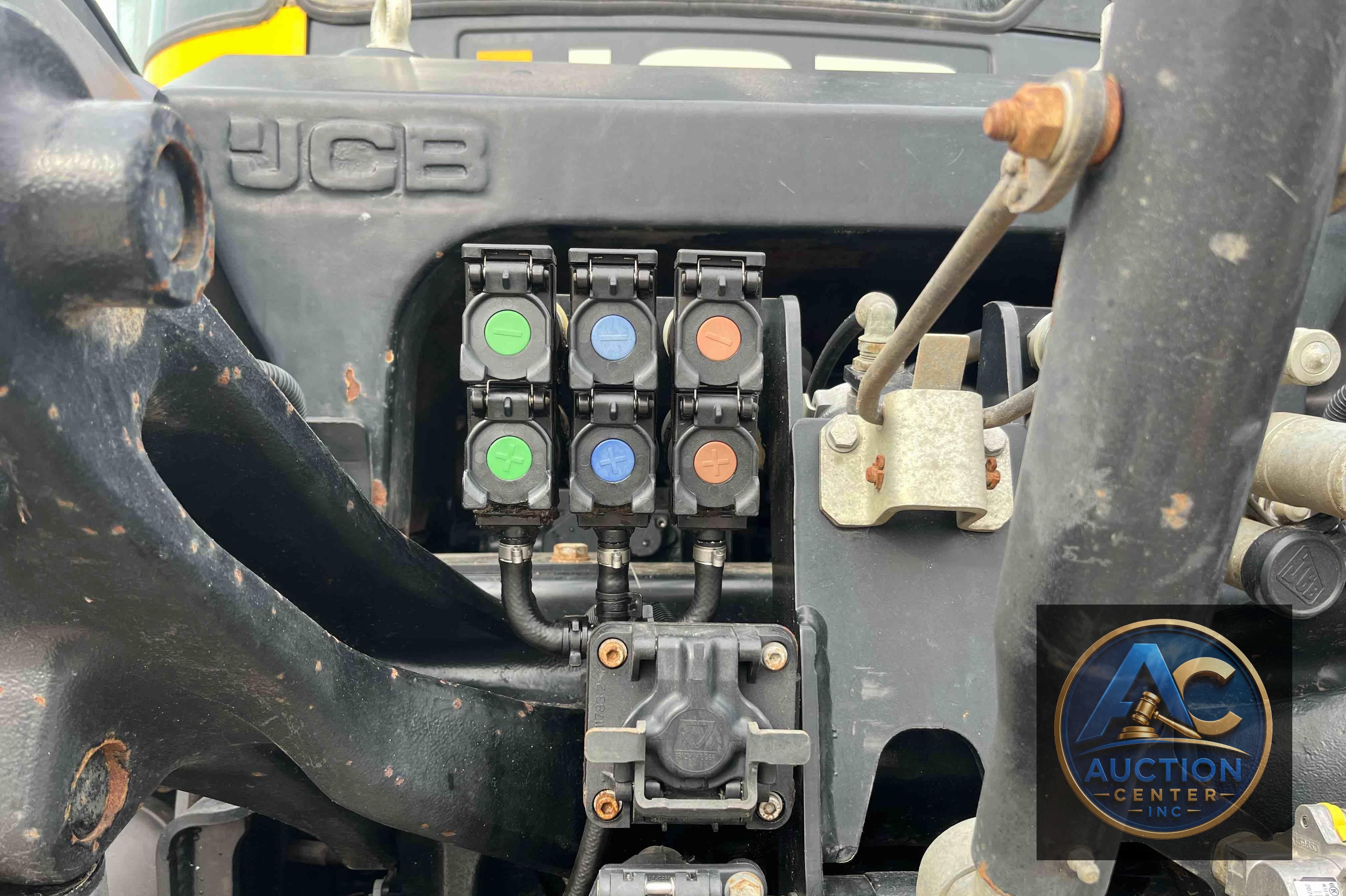 2020 Jcb 4220