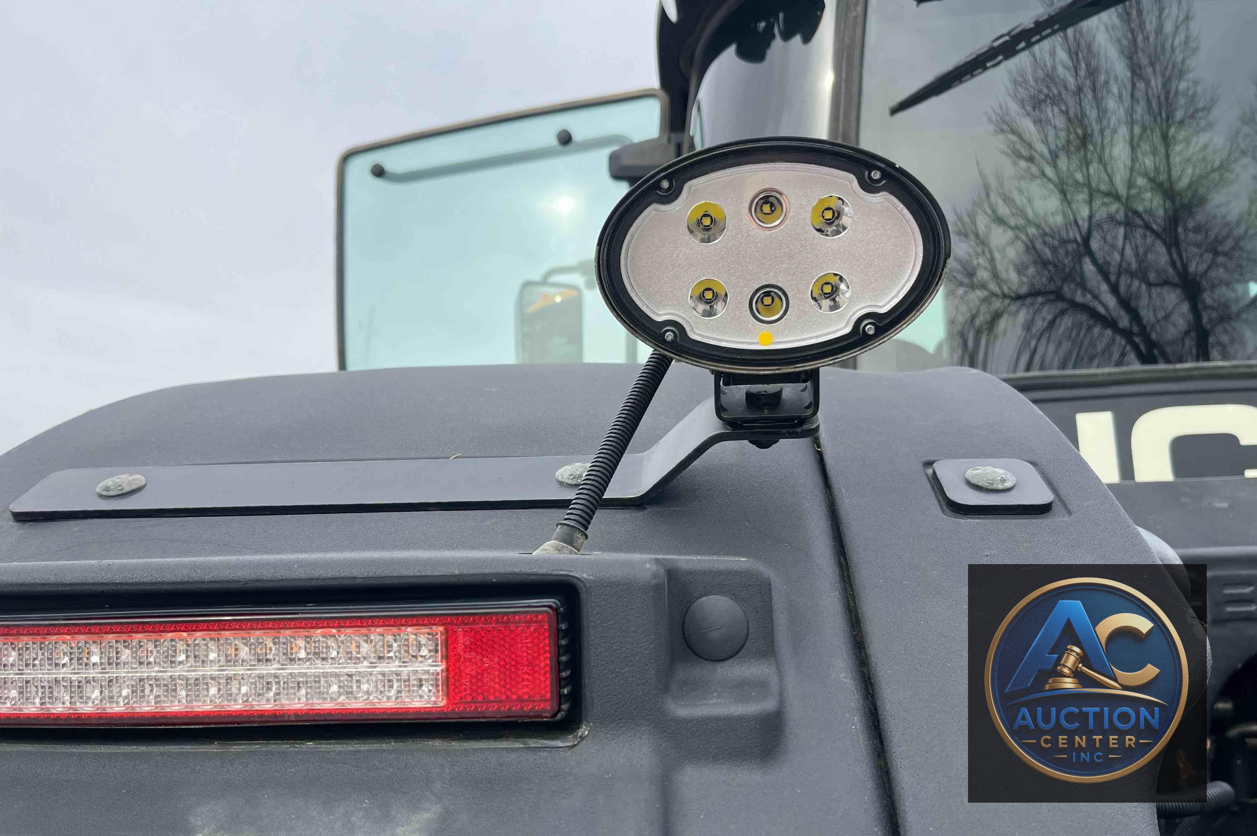 2020 Jcb 4220