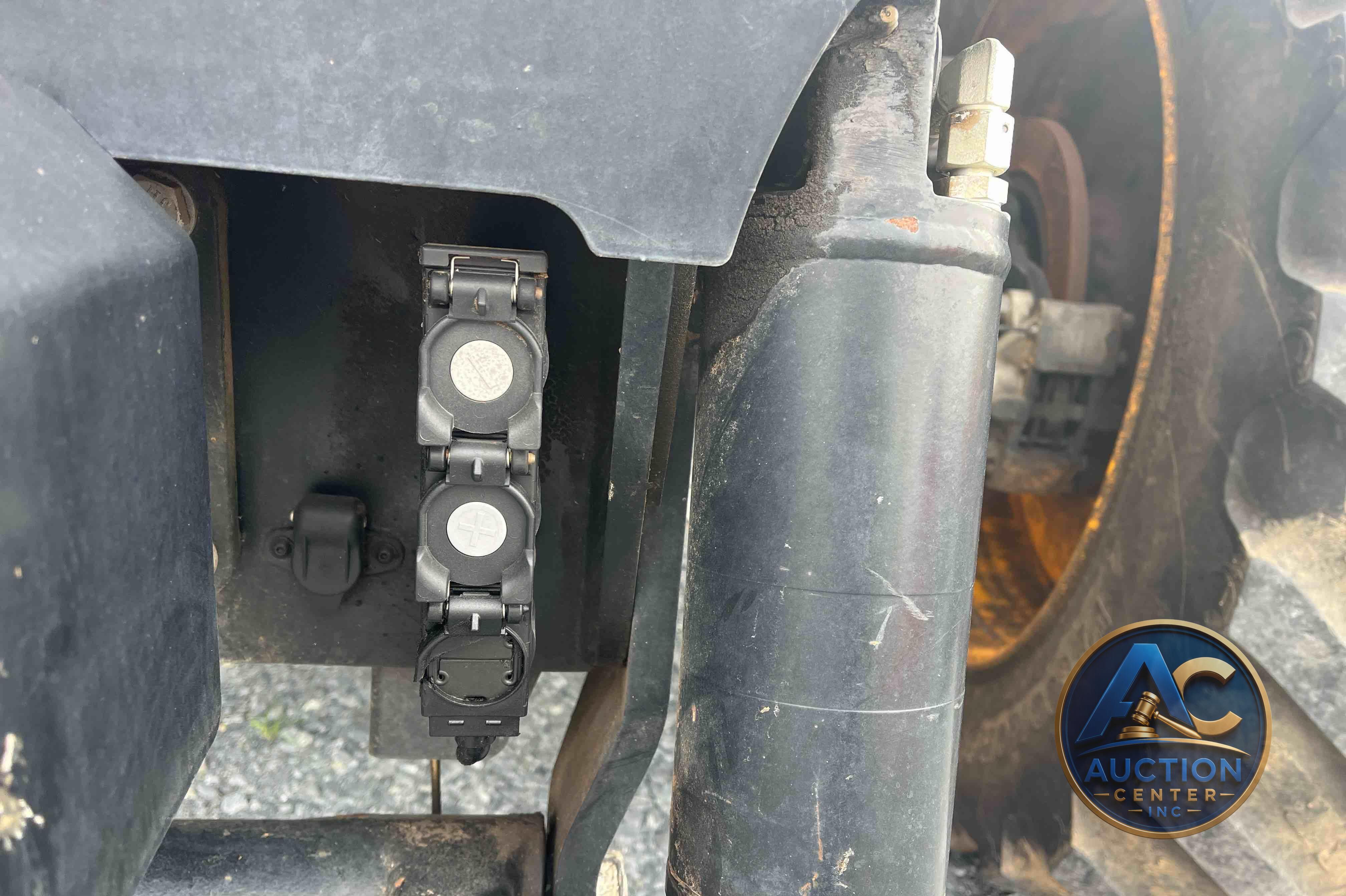 2020 JCB 8330