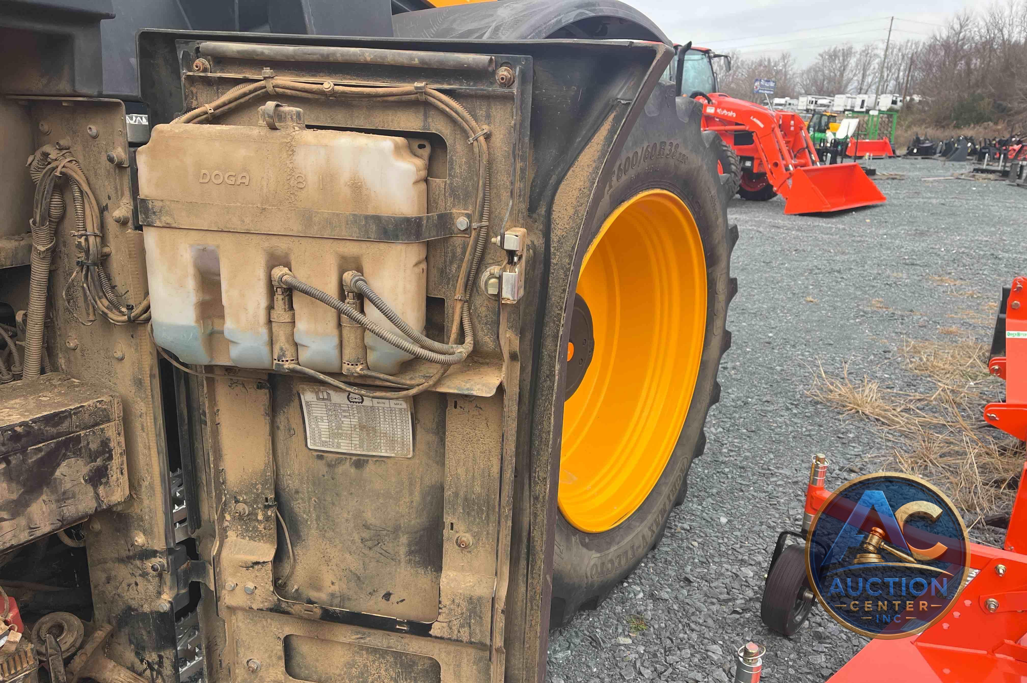 2020 JCB 8330
