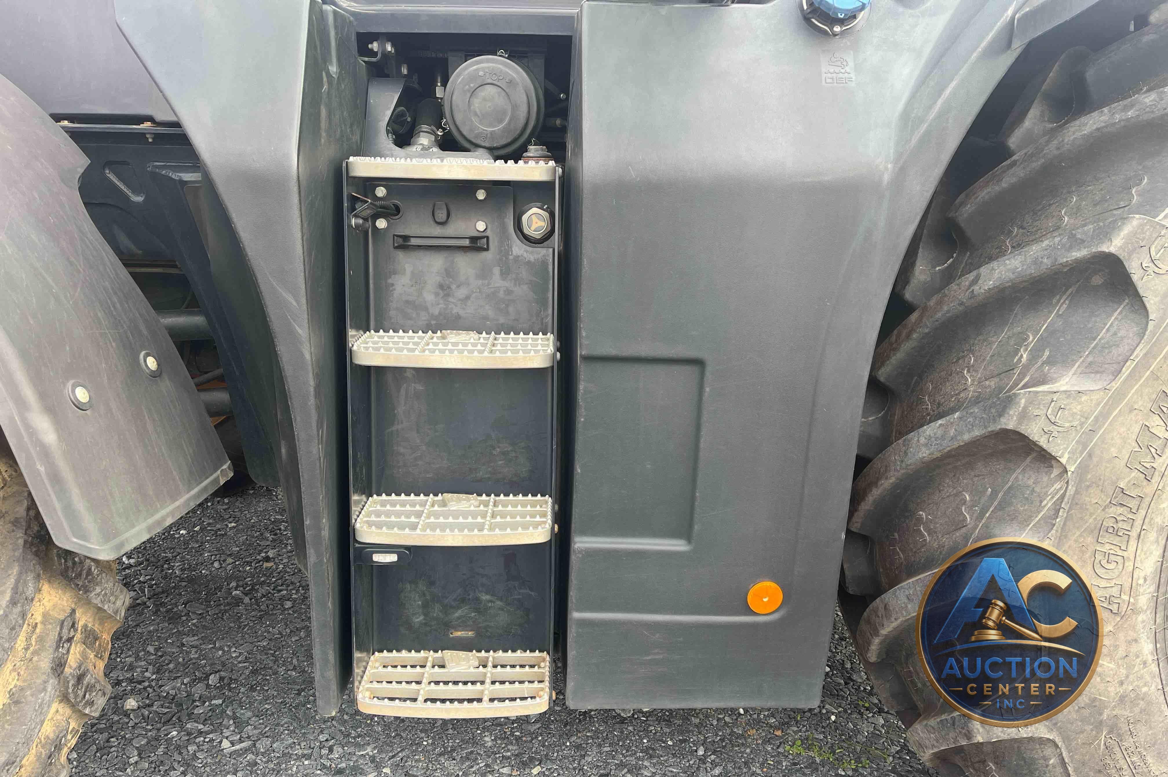 2020 JCB 8330