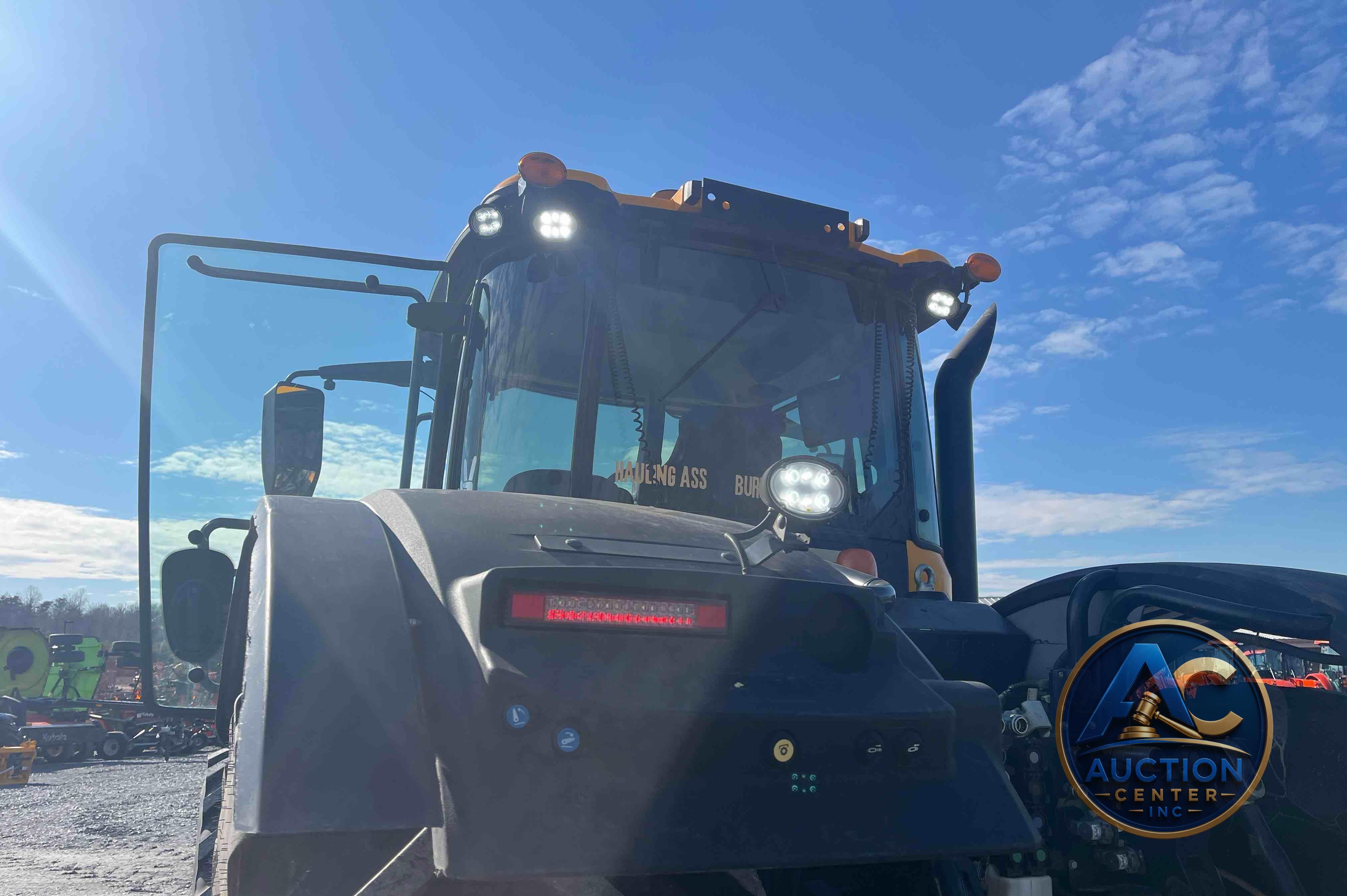 2020 JCB 8330