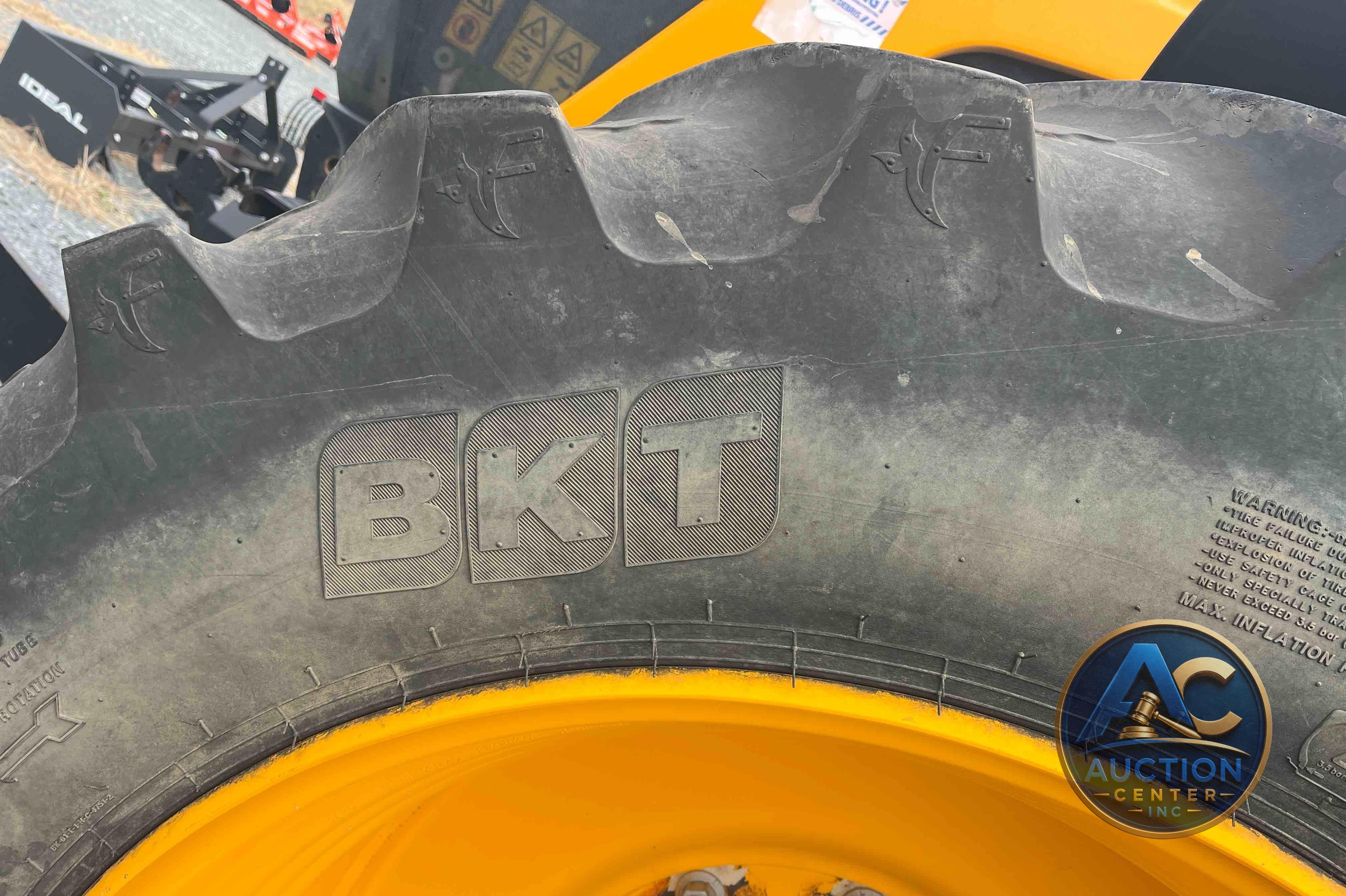 2020 JCB 8330