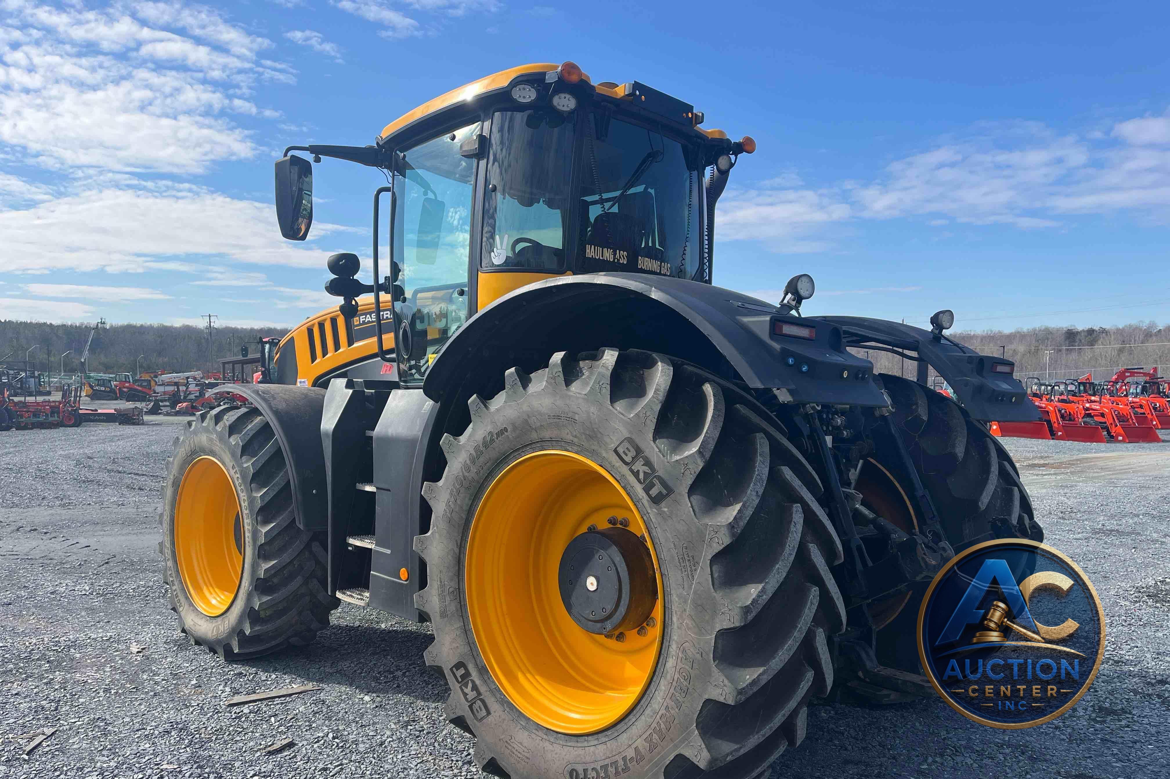 2020 JCB 8330