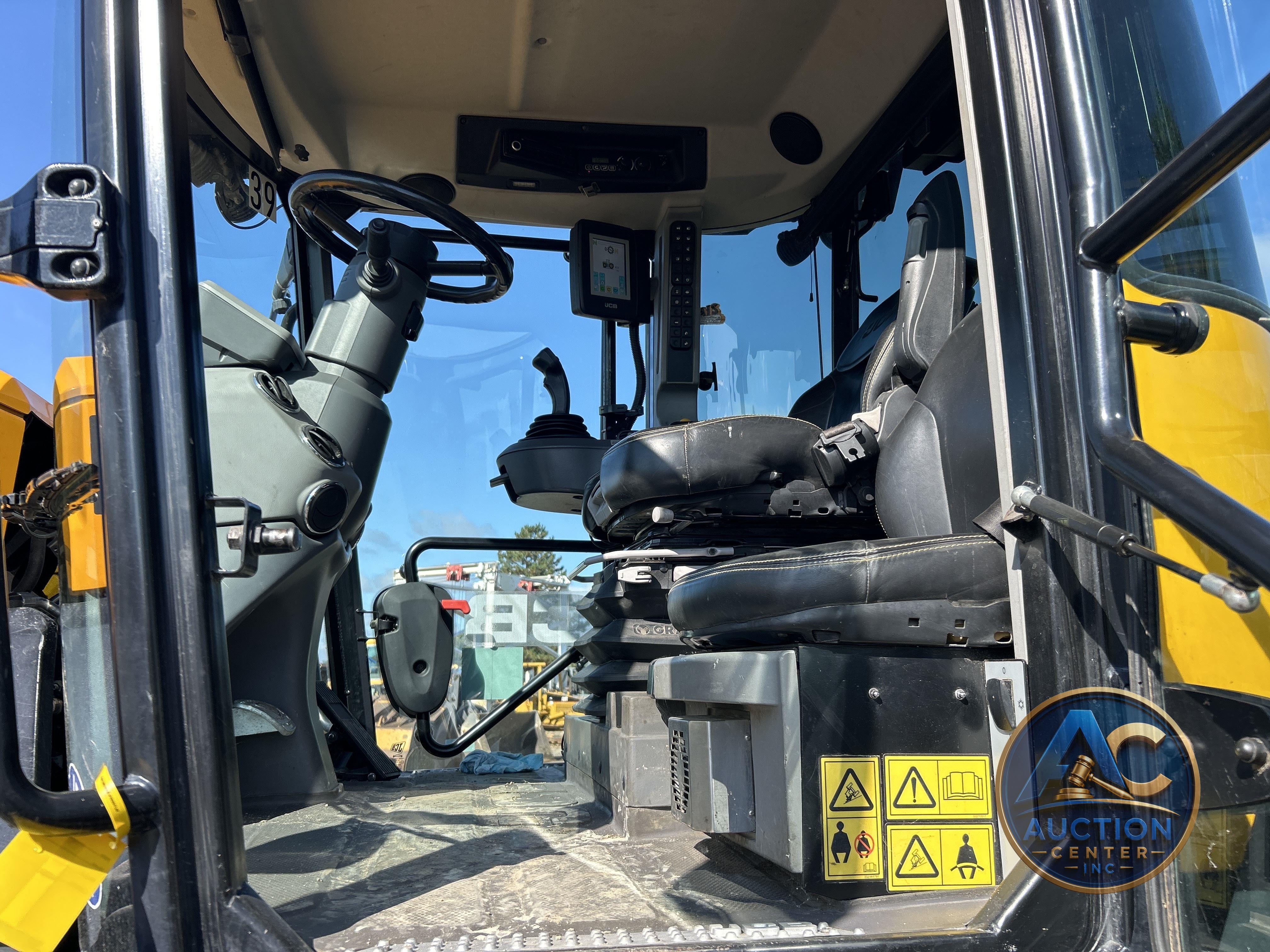 2018 Jcb Fastrac 8330