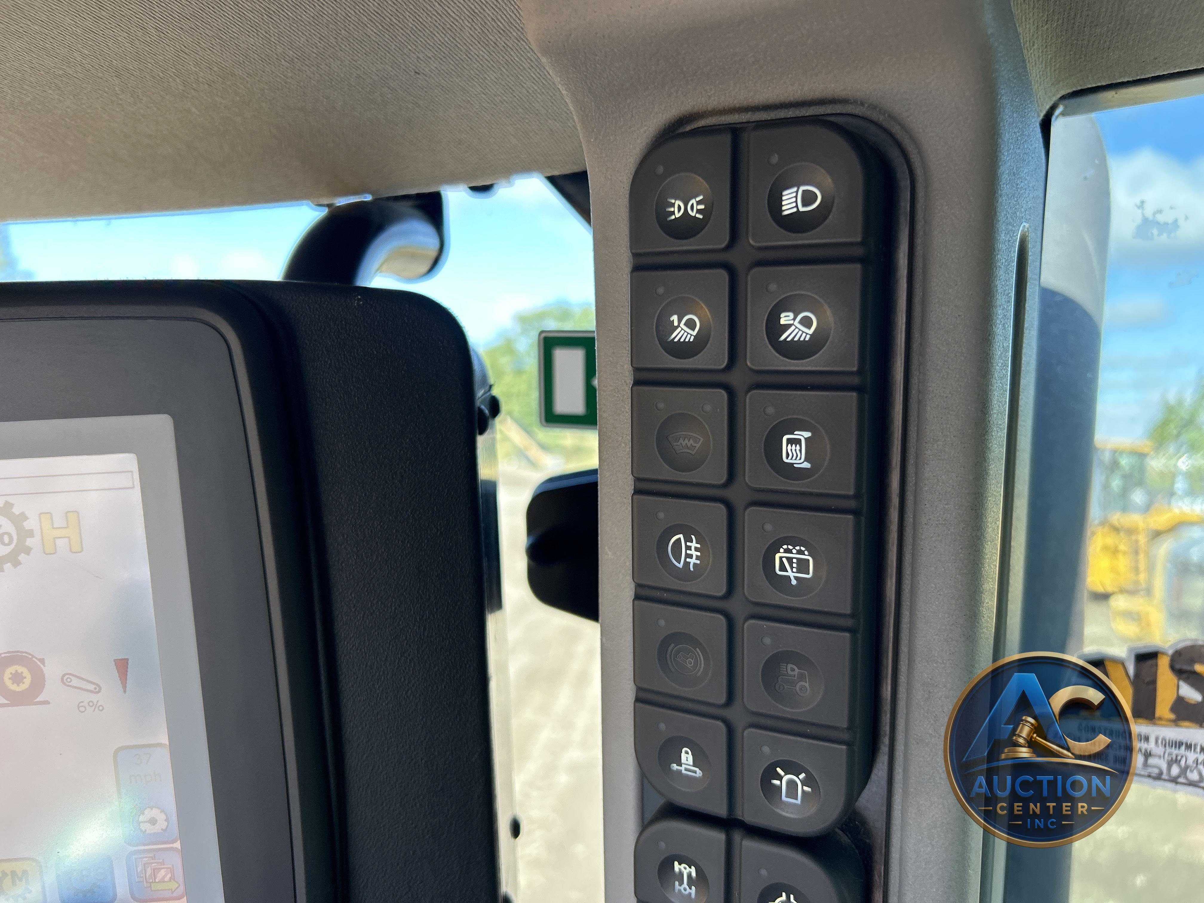 2018 Jcb Fastrac 8330