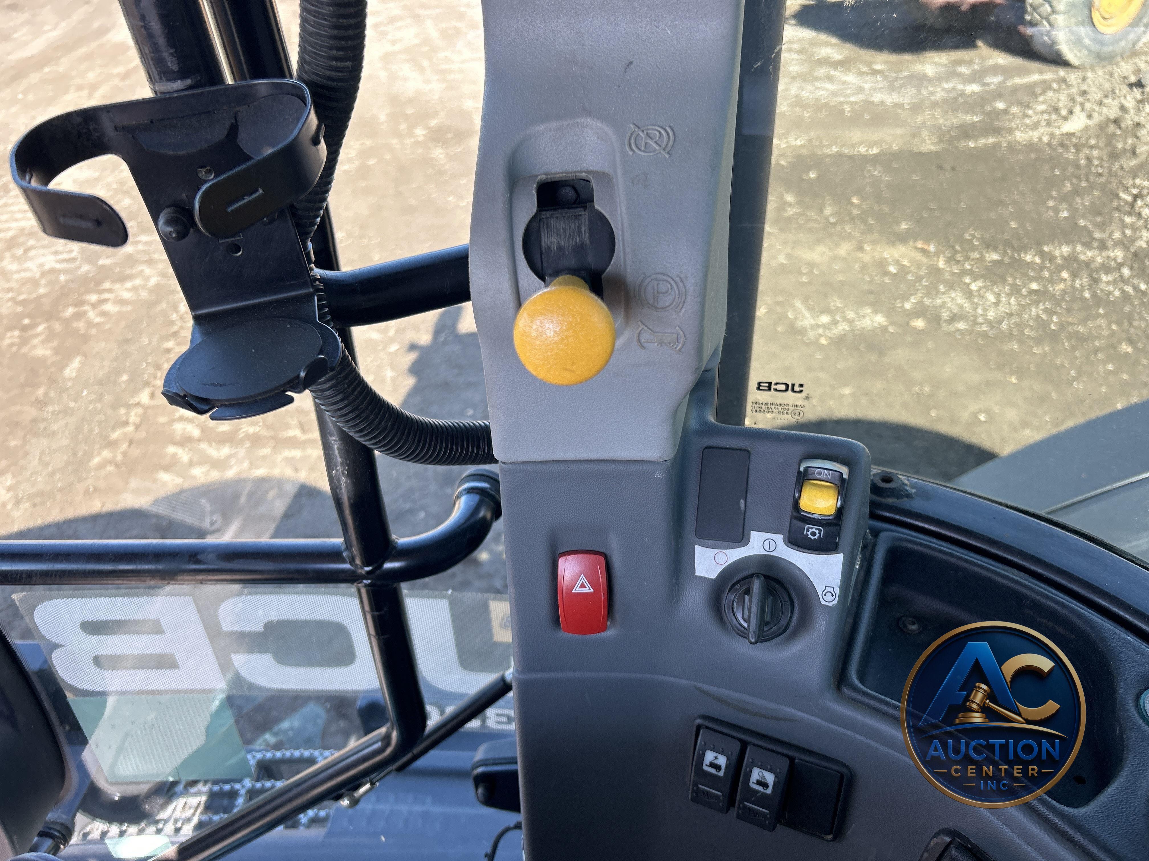 2018 Jcb Fastrac 8330