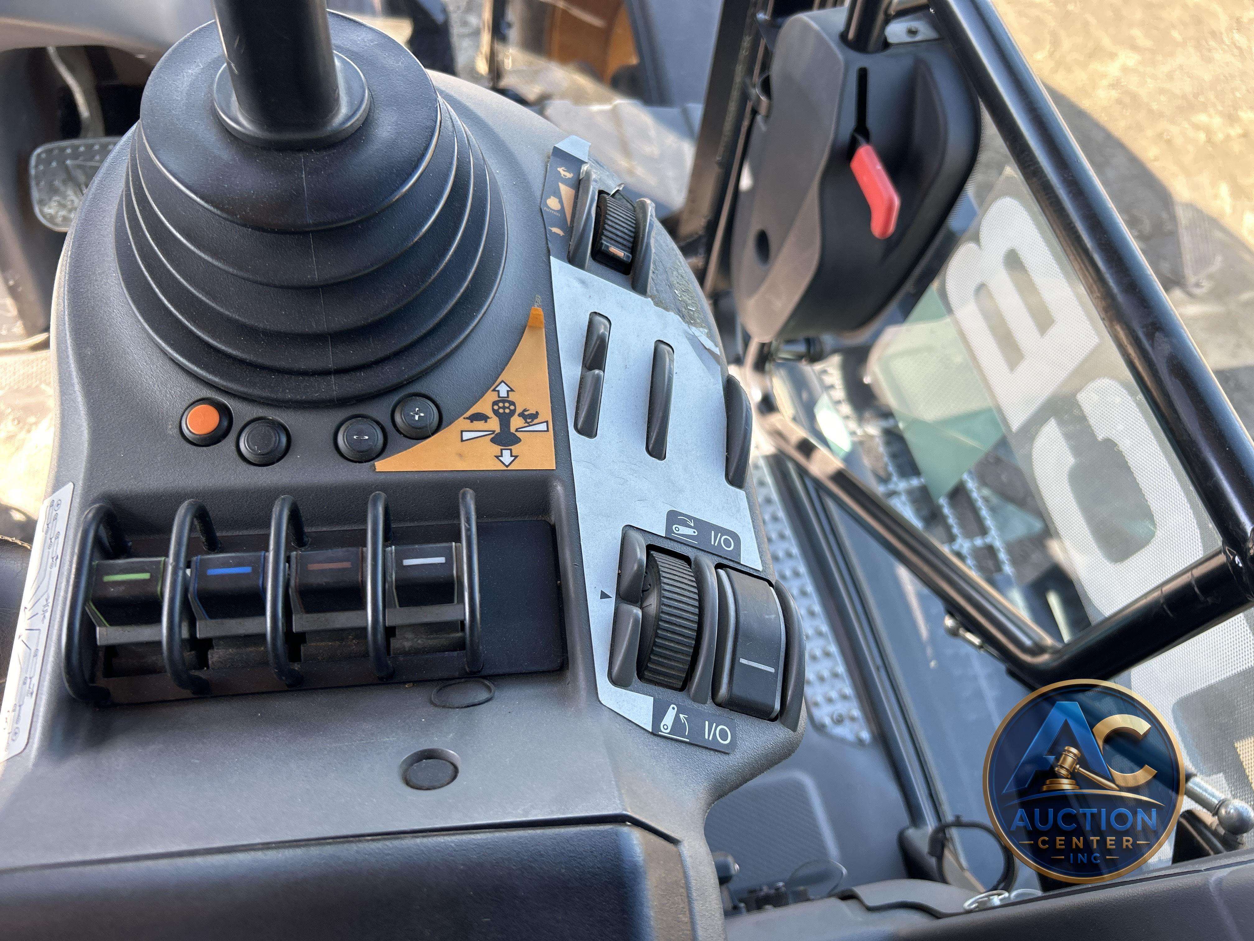 2018 Jcb Fastrac 8330